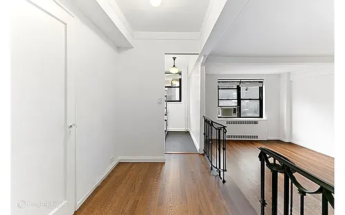 200 W 20th St #409 Photo 1