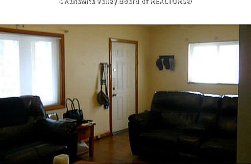 2nd image of 112 E Riverview Dr