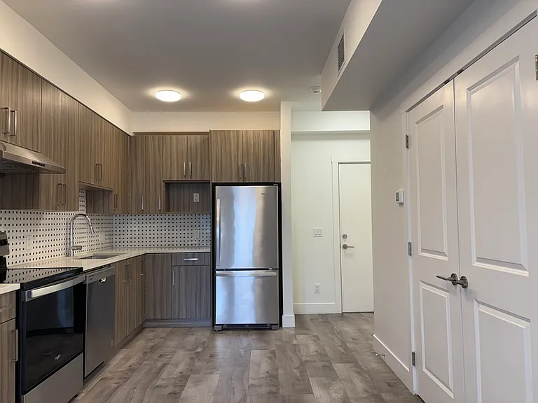 320 Mills Rd #13 — Photo 1