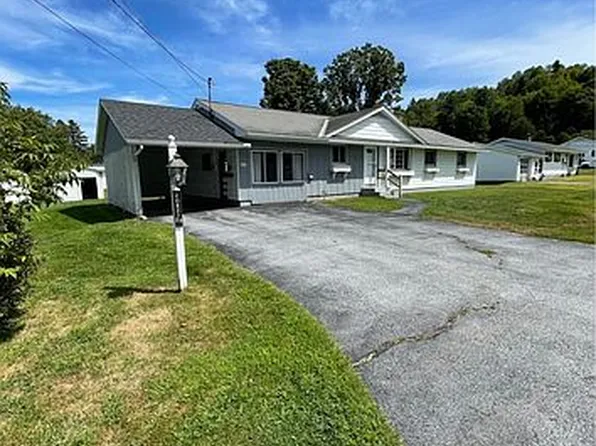 28 E Parkside Ter, Barre, VT 05641