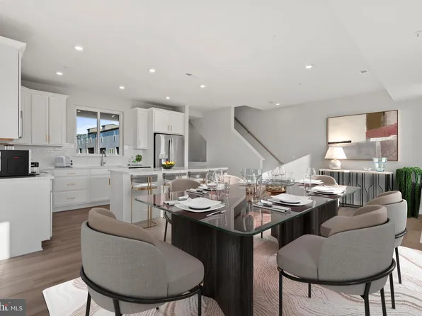 14276 Newbrook Dr, Chantilly, VA 20151