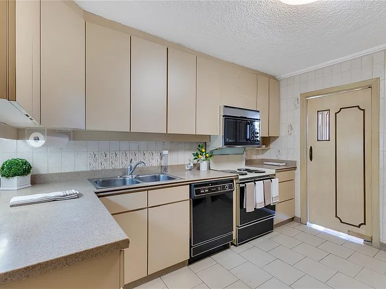 800 Ashford #6-B — Photo 15