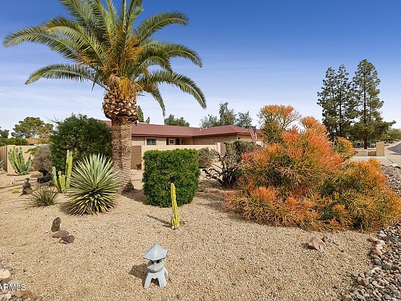 3rd image of 802 E MARCONI Avenue
