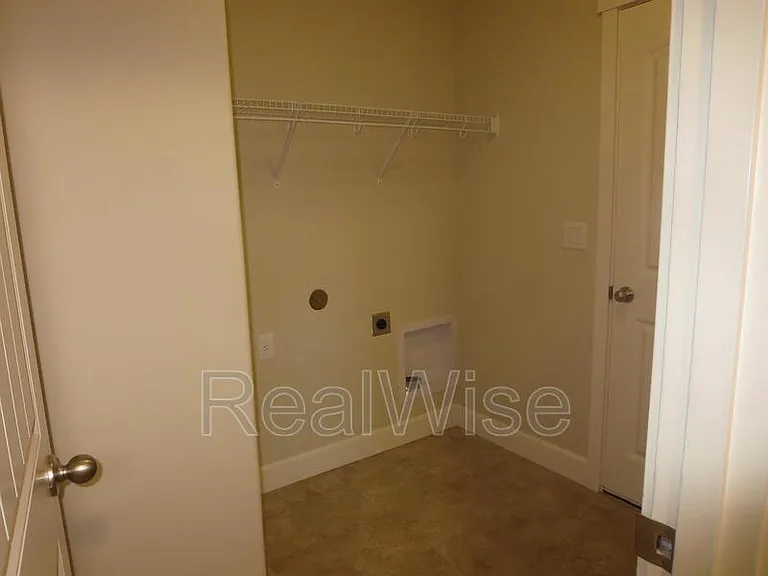 3006 NE Red Oak Dr — Photo 8