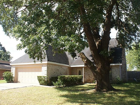 3rd image of 6851 Drewlaine Fields Ln
