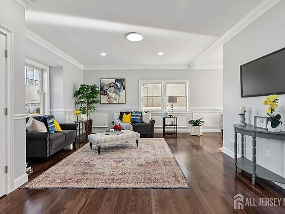 5th image of 239 Suttons Ln