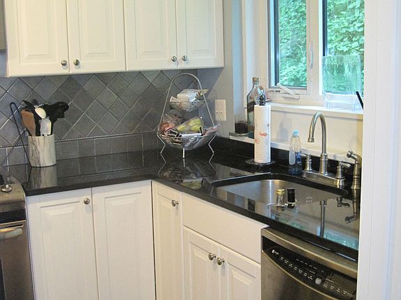 5th image of 10509 Montrose Ave APT 103