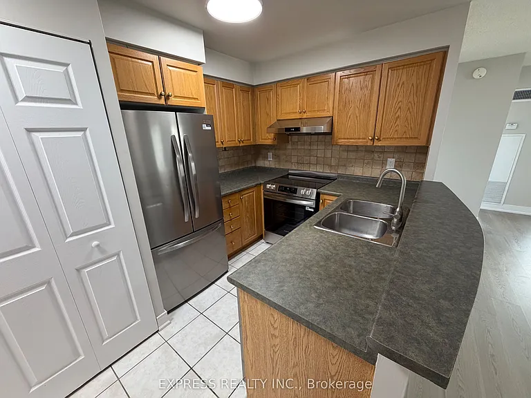 7 Lorraine Dr #612 — Photo 3