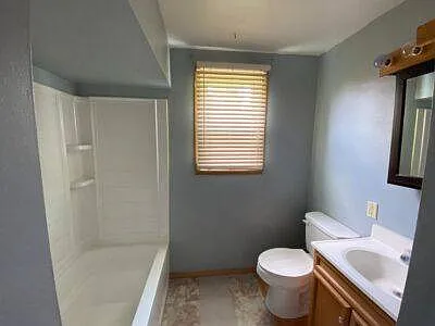 2405 Harmon St NE — Photo 4