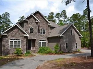 1620 E Hedgelawn Way, Southern Pines, NC 28387