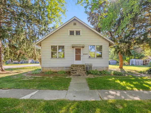 420 N Hugh St, Plano, IL 60545