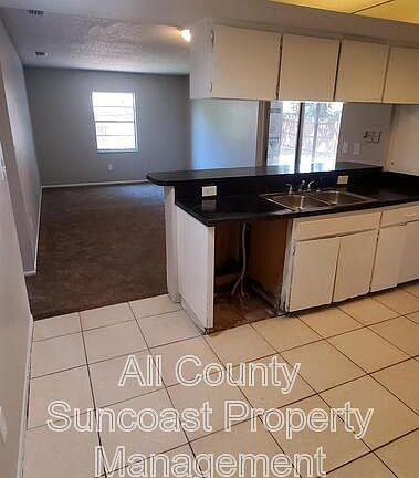 2nd image of 3221 Carriage Dr