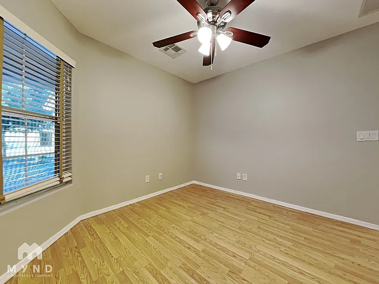1423 E Poncho Ln — Photo 13