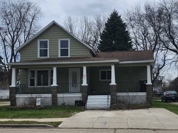 531 6th Ave, Menominee, MI 49858