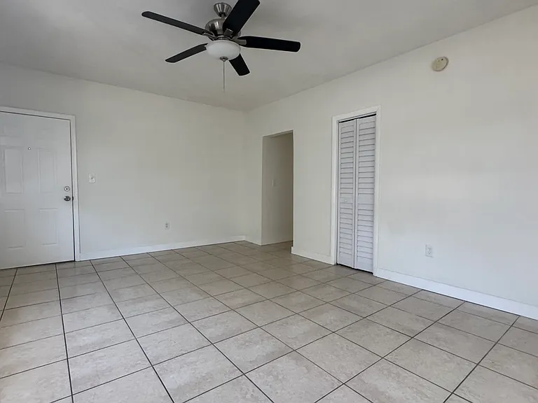 Bedroom/DiningArea