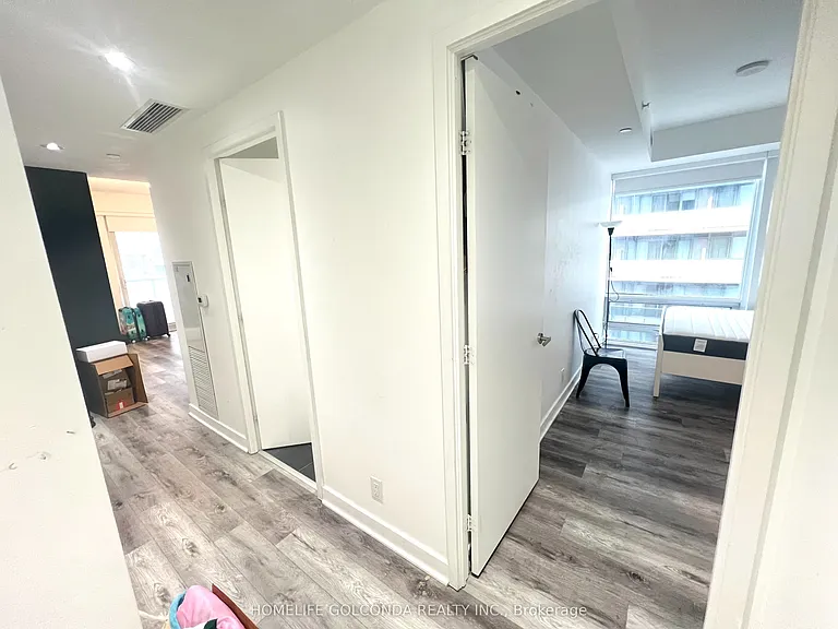 15 Grenville St #1209 — Photo 6