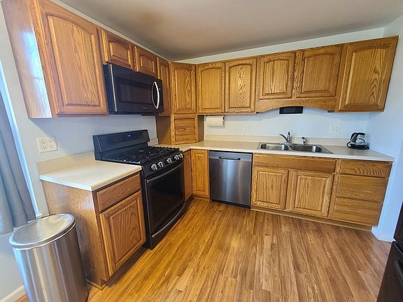 4th image of 3572 Makassar Dr