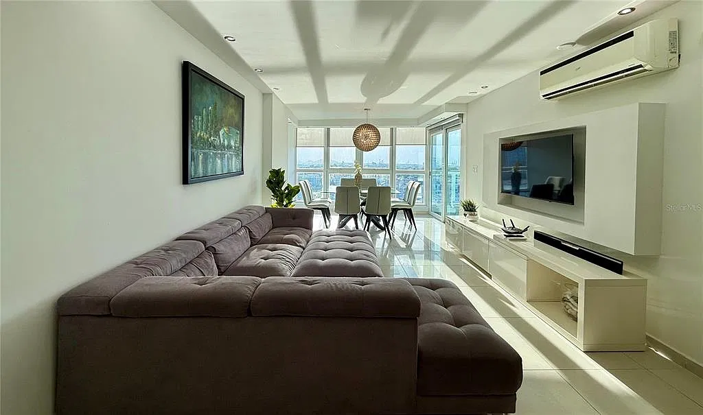 2 bed, 2.0 bath, 1131 sqft, $3,500 — Photo 2