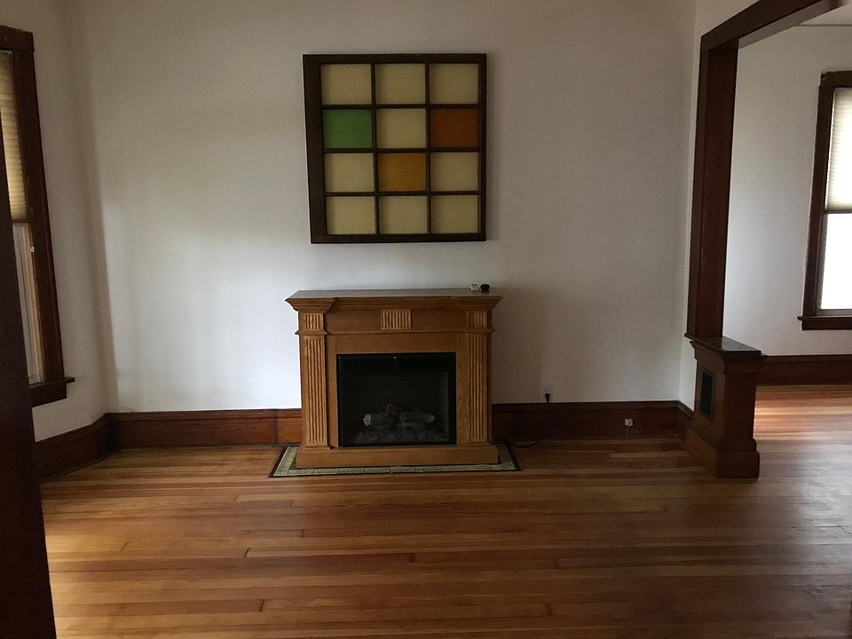 1st image of 3918 N Seeley Ave #1