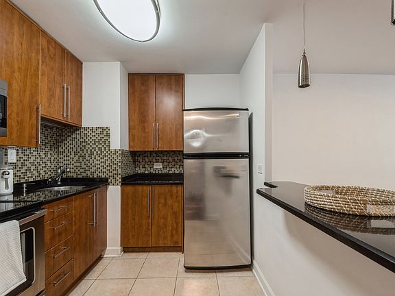 5th image of 1516 Hinman Ave APT 410