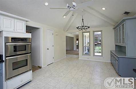 4th image of 3201 Creekbend Dr