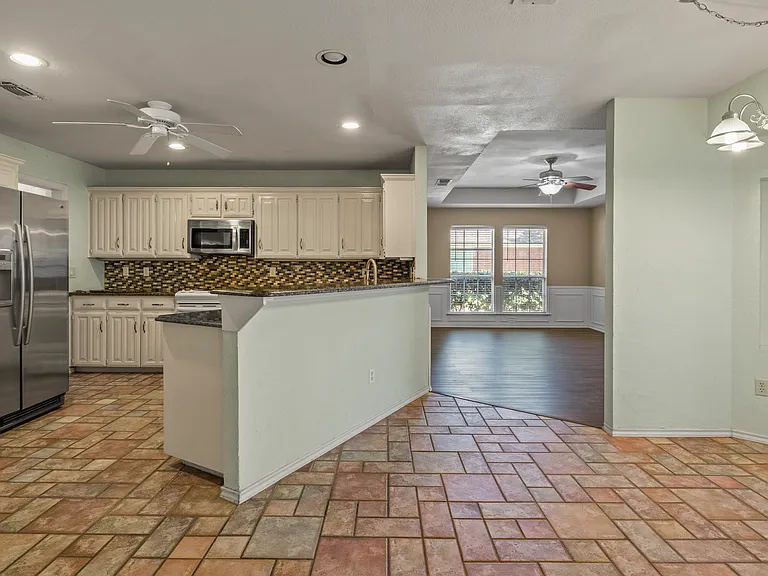 3715 Dahlia Dr — Photo 8
