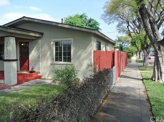 2nd image of 1021 E Wilshire Ave