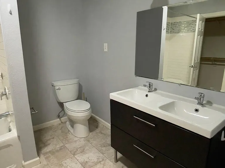 2104 Jasmine St — Photo 10