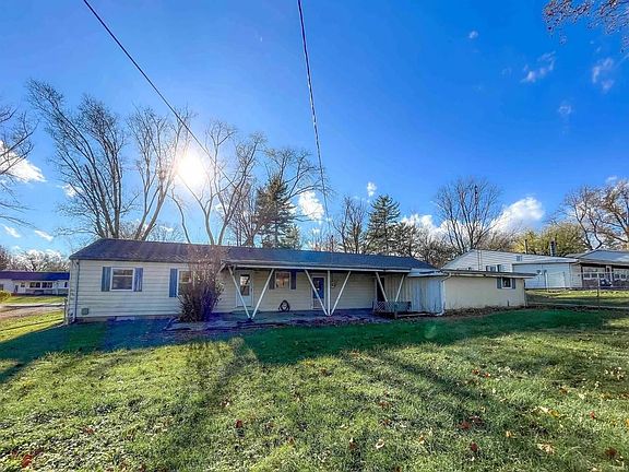 3rd image of 309 E Dewey Dr