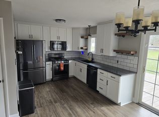 1392 Whitehall Dr, Mogadore, OH