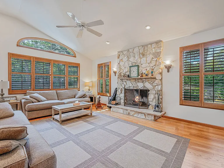 6 Bay Dr — Photo 5