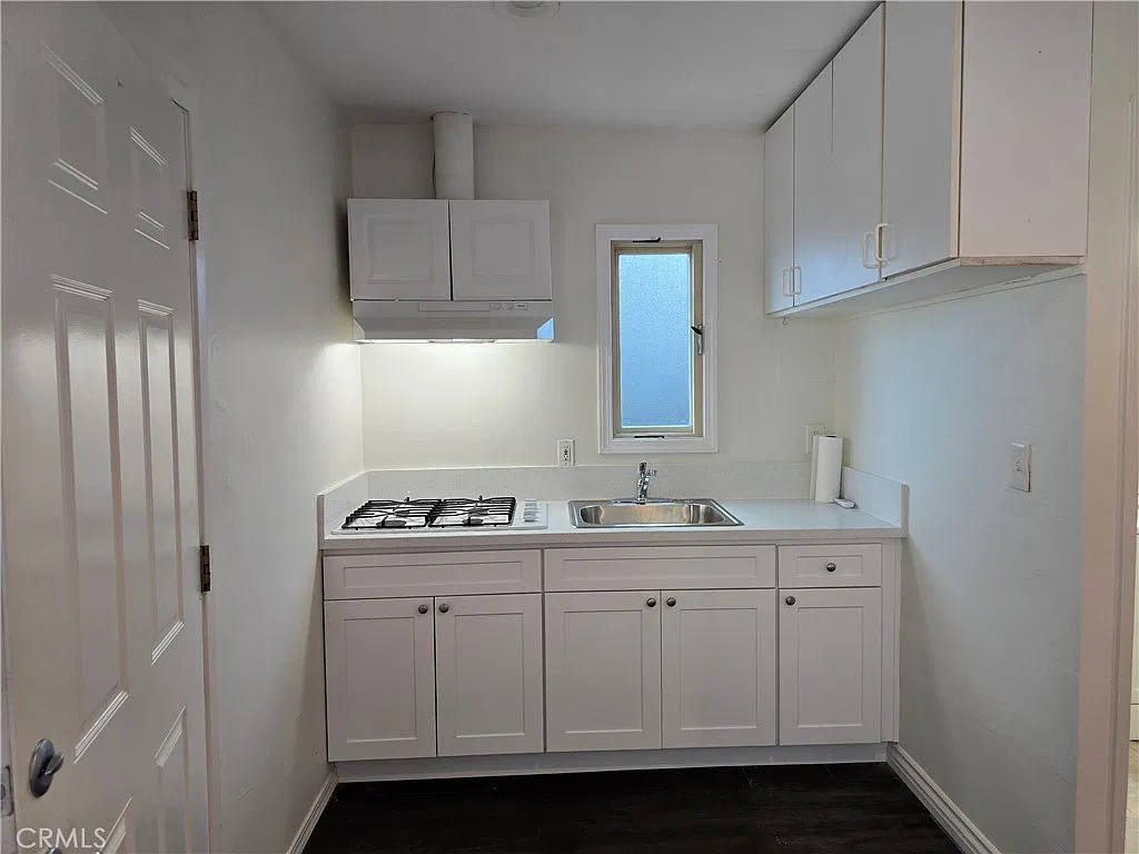 1 bed, 400 sqft, $1,950 — Photo 3