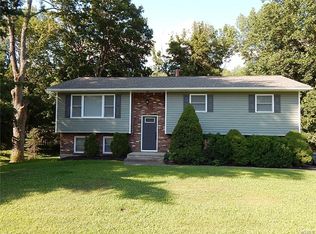 19 Cornfield Rd, Middletown, NY 10940