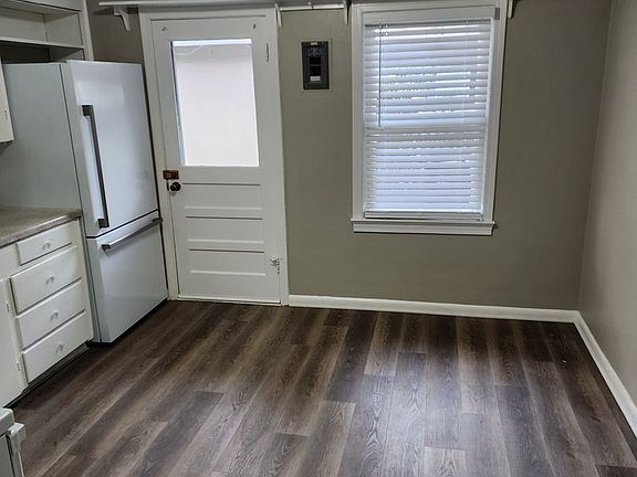 2nd image of 618 W King St