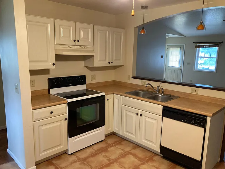 2514 Grand Ave — Photo 1