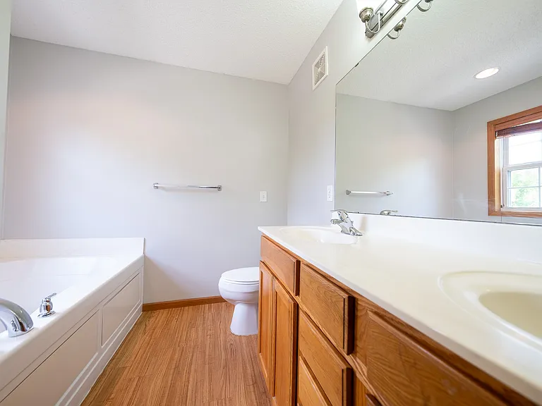 10021 Iris Ln — Photo 17