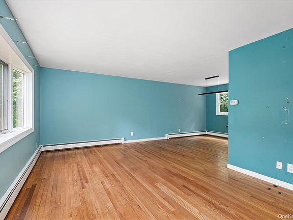 5th image of 6 Valleywood Road