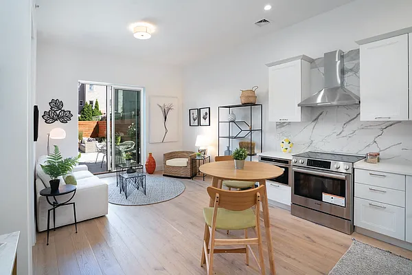 Sold by The InHouse Group | media 1