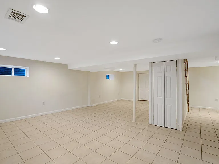 510 E Windsor Ave — Photo 10