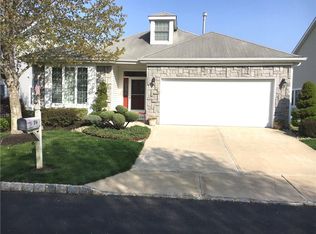 98 Leeds Ln, Monroe Township, NJ 08831