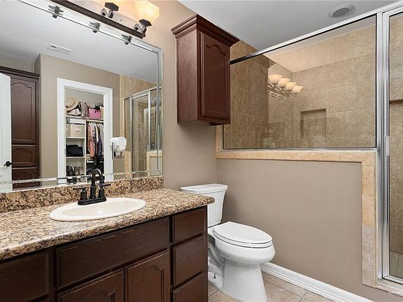 3rd image of 520 Dalobo Blvd
