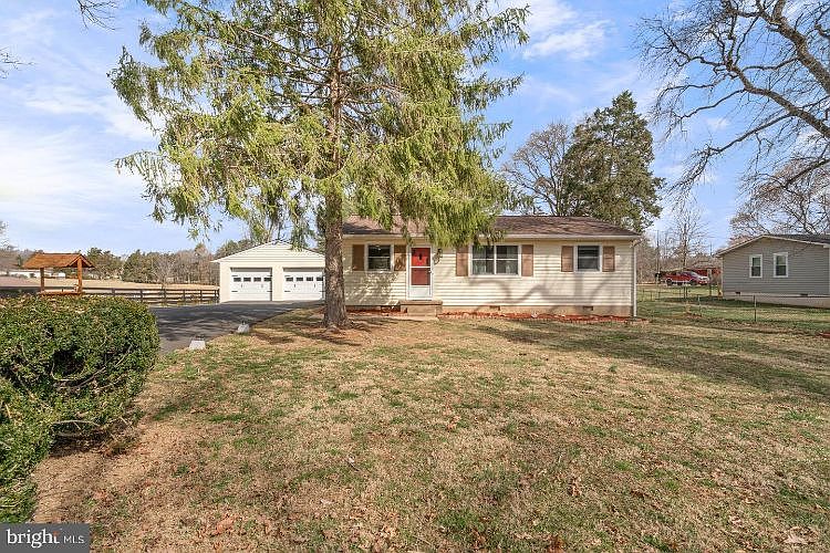 1st image of 10519 Robert E Lee Dr