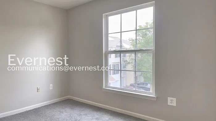43430 Nottingham Sq — Photo 16