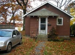 68 Lakeside Dr, Shrewsbury, MA 01545