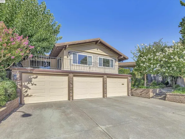 402 Arlington Ct, Pleasanton, CA 94566