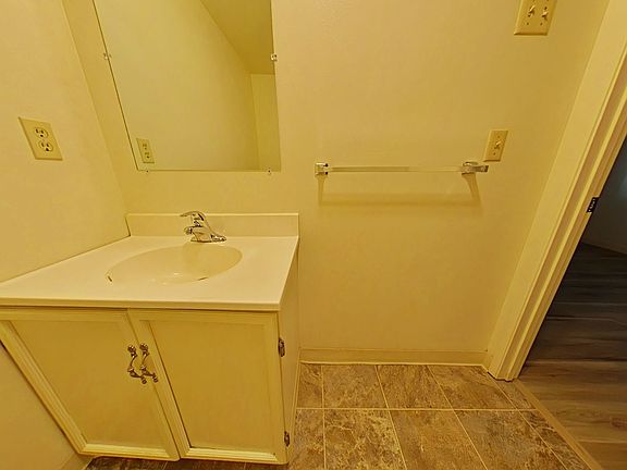 5th image of 2907 NW Glenridge Dr #B
