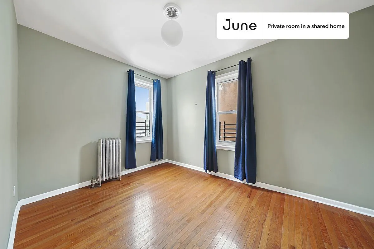 Building Photo - 327 E 22nd St #C