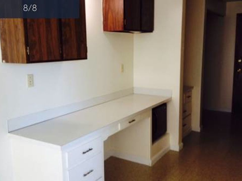 2nd image of 521 Madison St SE #521 B