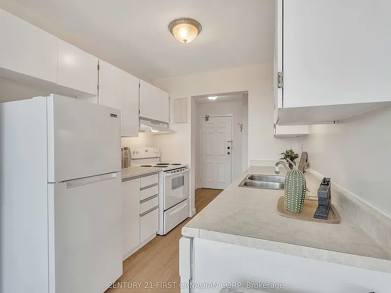 600 Grenfell Dr #1010 — Photo 18