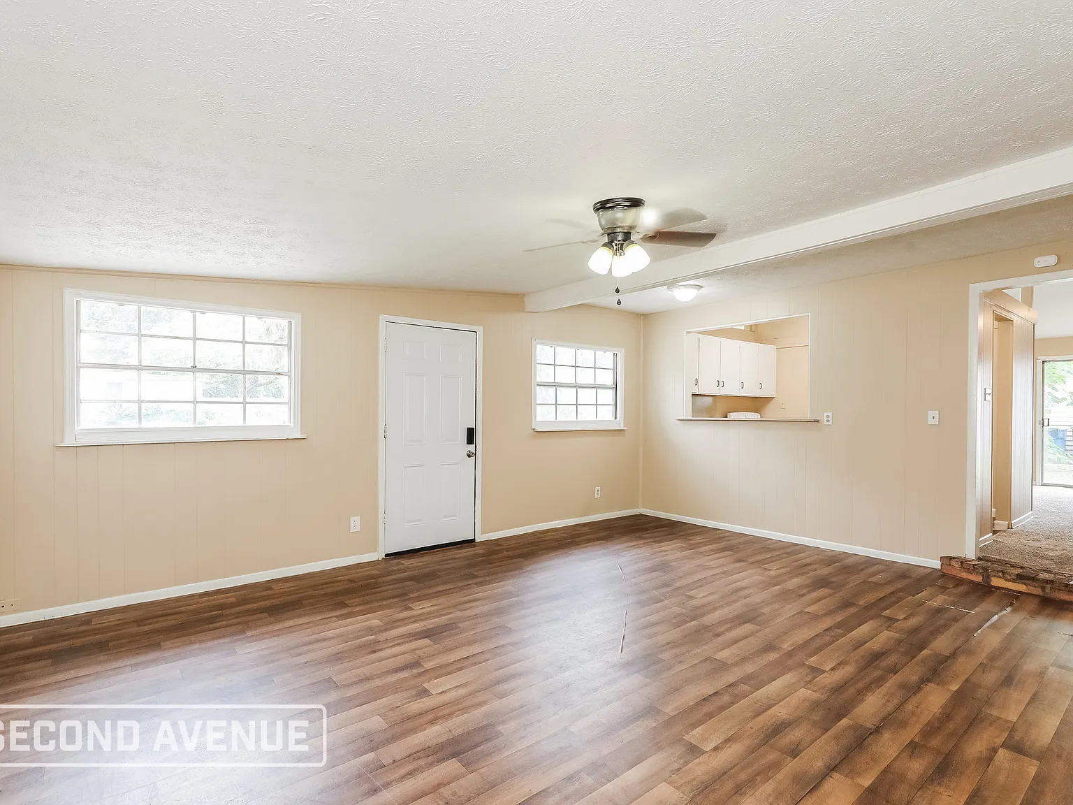 3 bed, 1.0 bath, 1398 sqft, $1,428 — Photo 3
